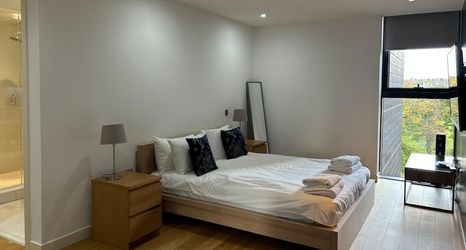 Others 2 Stunning Park View Quartermile Apartment Close Proximity to Castle & University