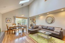 อื่นๆ Royal Canoe by Avantstay Walk to the Shore + Private Yard