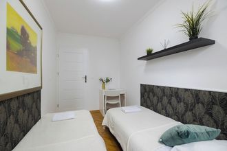 Lain-lain 4 MG Pokoje w Warszawie by Metro Rondo ONZ