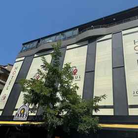 Primary image1Joyful Hotel By Gnl,比尔肯特大学飯店