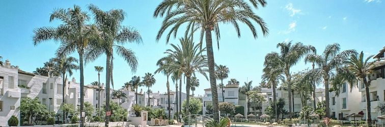 Lain-lain Cozy Beach Side Apartment With Pool