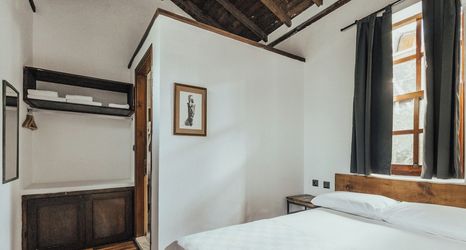 Others 2 Eski Yeni Tatil Evi