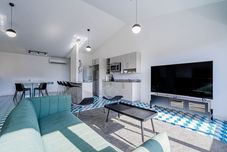 기타 w Amazing 2BR in Santa Ana