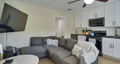 Others 2 13 Mi to Busch Gardens: Tampa Gem w/ Grill & Yard