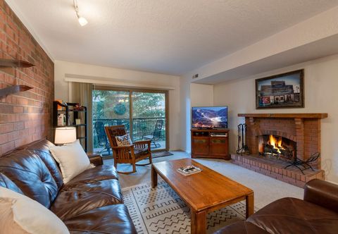 Others 4-Min Walk to Town Lift 2BR w/ Hot Tub Access at Park Station 146