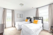 Others Near the Airport East Lake Craftsman