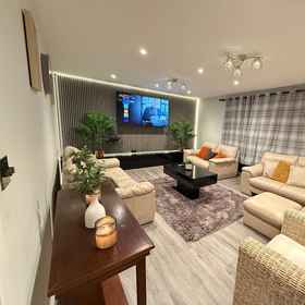 Primary image1羅徹斯特舒適公寓度假屋,FireFields Gymnastics飯店