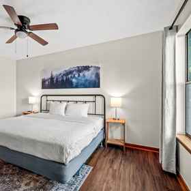 Room 1 Pinecrest Townhomes, Pigeon Forge Hotels