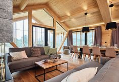 其他 6 Majestic Chalet With Pool and Sauna