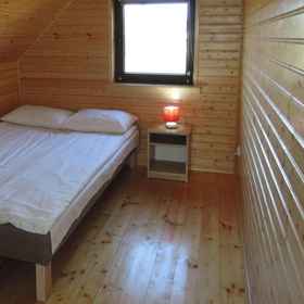 Room 1 雷瓦尔带露台的现代木屋, 特热比亚图夫 酒店