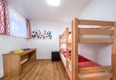 Lain-lain 2 Apartment in the Heart of Neukirchen