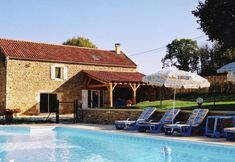 Others 7 Spacious Holiday Home in Besse With Swimming Pool