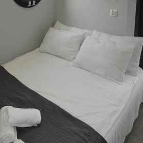 Room 1 Hausboat Kamien Pomorski, 20 m2, for 3 Persons on the Water, Khách sạn Marena Wellness & Spa