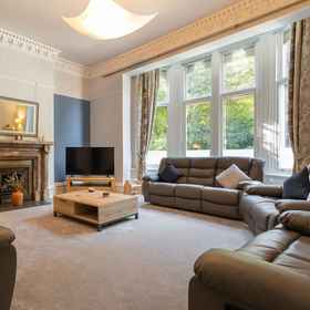 Room 1 Host Stay Chatsworth Townhouse I, Scaleby Hotels