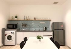 Others 4 Paradise Suite @ Sutera Avenue