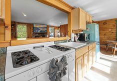 Others 6 Duke's Cabin