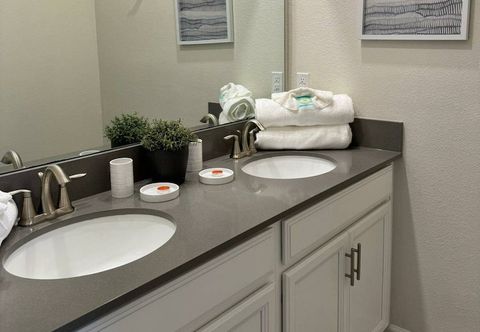 Others Go 33 - Champions Gate