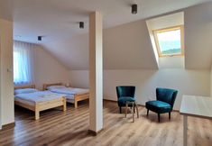 Others 5 Holiday Home Wisniowa With Pool and Nature