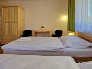 Others 4 Holiday Home Wisniowa With Pool and Nature