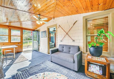 其他 Pet-friendly Catskills Retreat: Fire Pit & Deck!