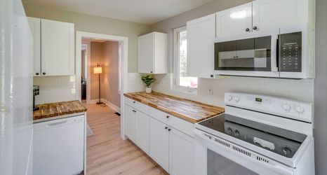 Lain-lain 2 2 Mi to Windham Mountain: Scenic Home w/ Fire Pit!