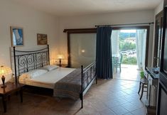 Others 2 residence dolores castle