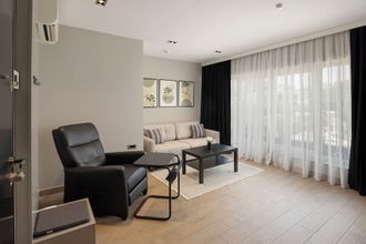 기타 4 Mel House Lara