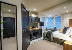 Others 4 Thetford Hive