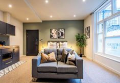 Others 3 Thetford Hive