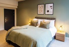 Others 6 Thetford Hive