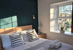 Others 4 Quarrie House