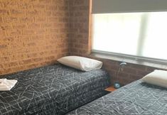 Others 5 Colonial motor inn