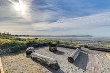其他 Bayfront Retreat w/ Private Beach in Birch Bay