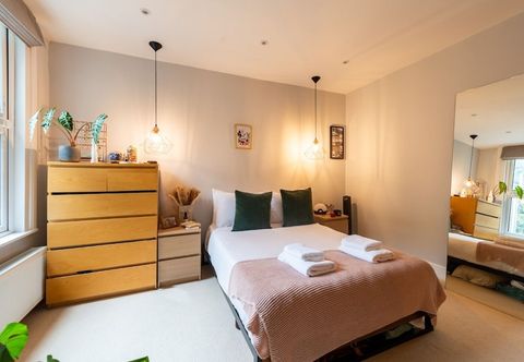 Others 87 Gauden Road