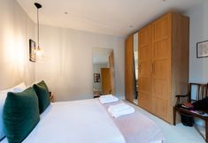 Others 2 87 Gauden Road