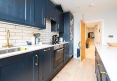 Others 4 87 Gauden Road