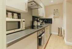 อื่นๆ 3 Chic & Cheerful 1bedroom in Historic Building