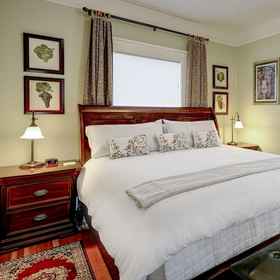 Room 1 A' Tuscan Estate Bed & Breakfast, Yamhill County Hotels