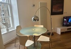 Others 3 Spacious one bed Quartermile Apartment With Breathtaking Park Views - V Central