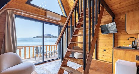 Others 2 Roseira Bungalov