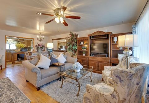 其他 1 Mi to Town: Home w/ Yard in Great Bend!