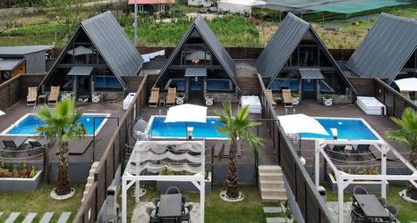 Others 2 Club Armada Bungalov