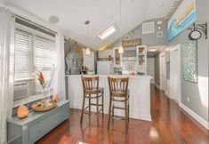 其他 6 Walk to Ocean: Pet-friendly Home in Long Beach!