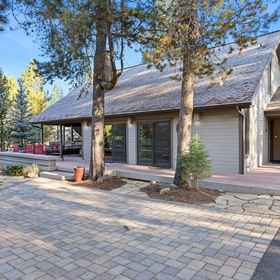 Primary image 1 15 Blue Grouse 4 Bedroom Home, Lava Lands Visitor Center Hotels