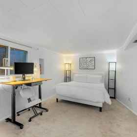 Room 1 Green Lake Zen Low Level Garden Suite, Seattle Children's Hospital Hotels