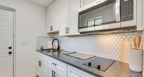 Others 2 2 Mi to East Atlanta Village: Cozy Studio w/ Porch