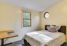 Others 6 5 Mi to Lake Erie Access: Quiet Cottage w/ Yard!