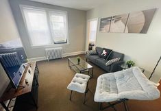 Others 3 1-br Glenside - Long Term Available Parking