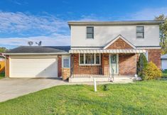 기타 4 2 Mi to Walden Galleria: Home w/ Furnished Deck!