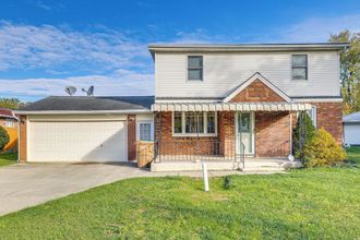 기타 4 2 Mi to Walden Galleria: Home w/ Furnished Deck!